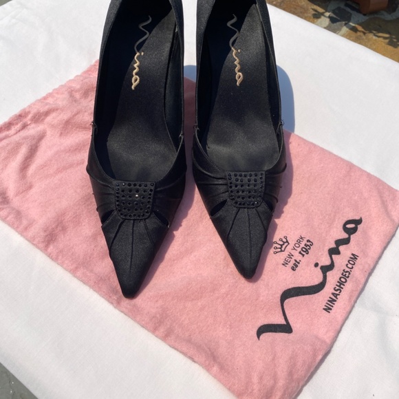 Nina Satin Dress Pumps Size 10M/ EUR 40.  Color: Black with Black Beads - Picture 2 of 5